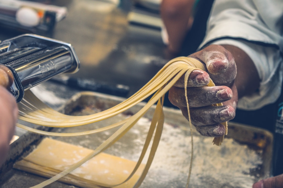 Creamy Garlic Shrimp Pasta with Fresh Basil