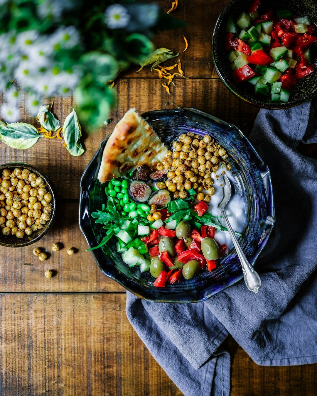 Delicious Vegan Quinoa Stuffed Bell Peppers