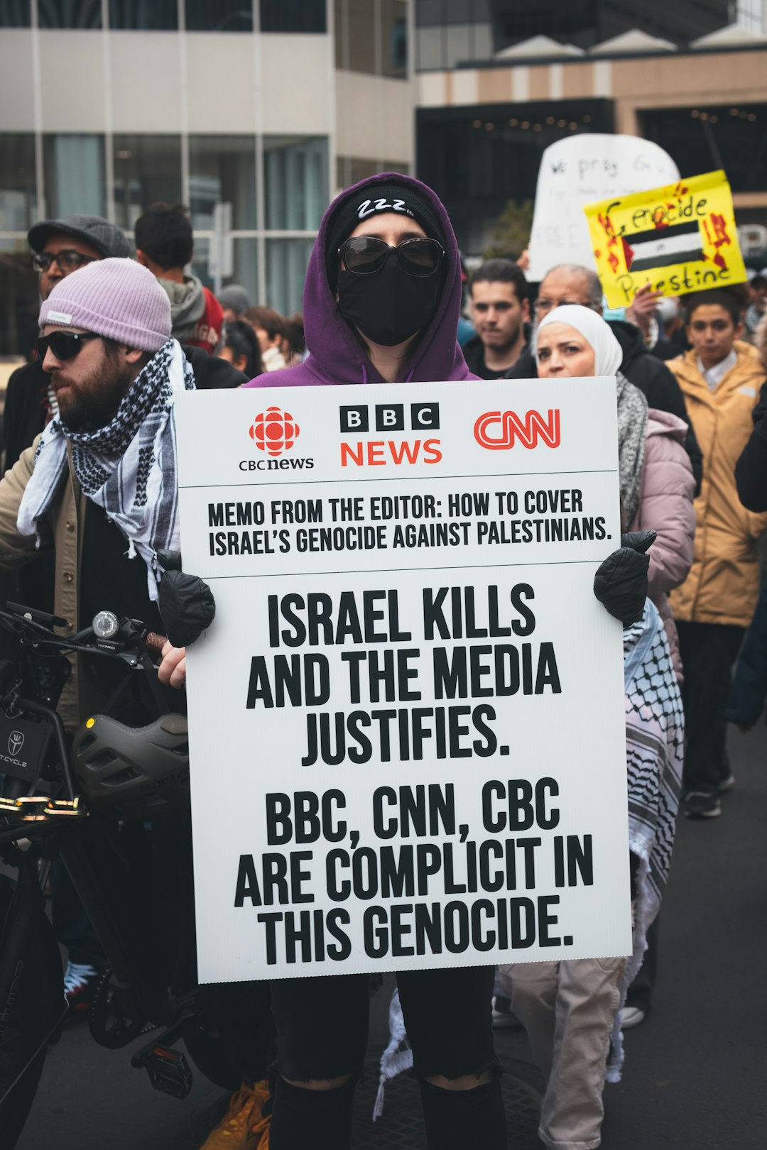 Mainstream Medias Proliferation of Elite Narrative Threatens Free Thought and Inquiry
