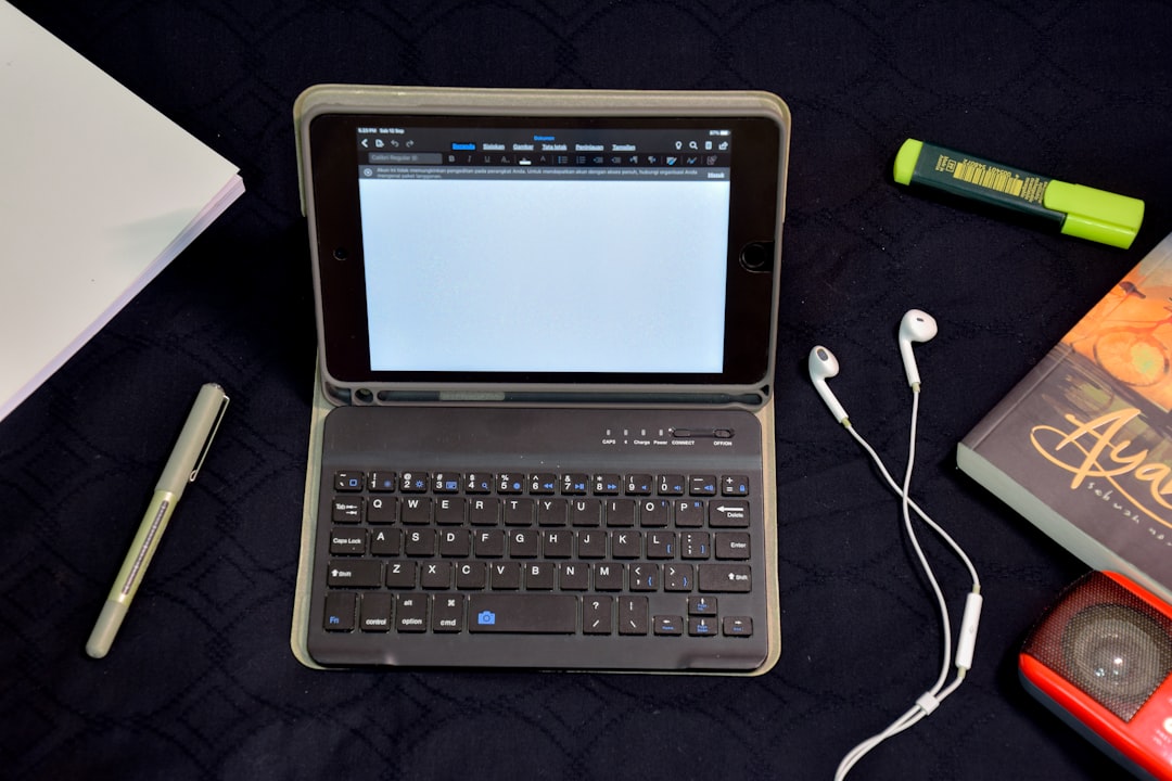JavaScriptpowered Wearable Device Protects Against Malicious USB Viruses