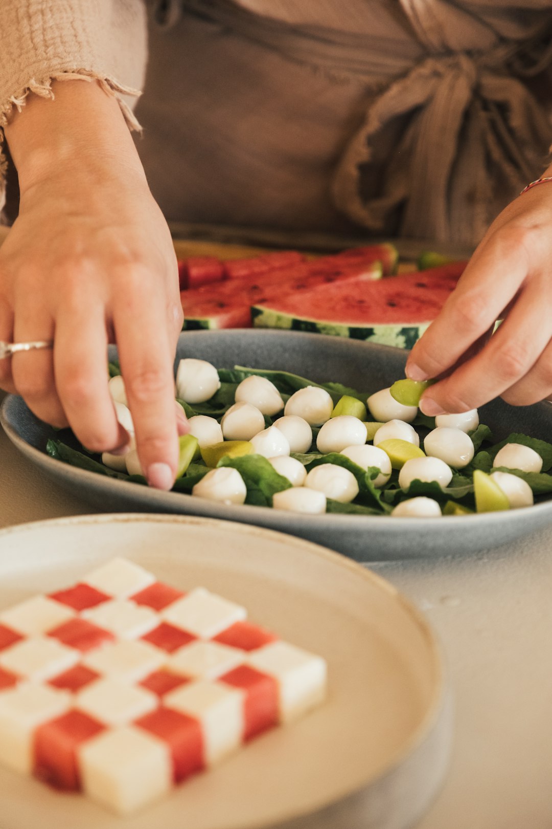 Delicious Cabbage and Jalapeno Salad with Mozzarella and Apple