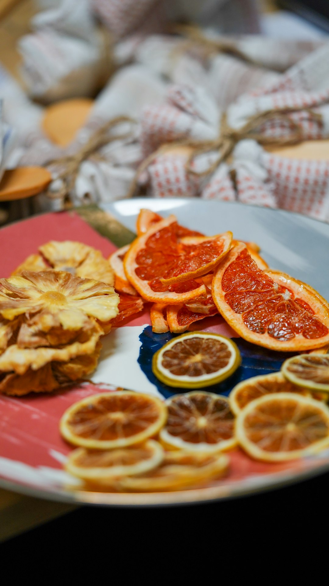 Delicious Grapefruit and Edam Bowl with Batter Sauce